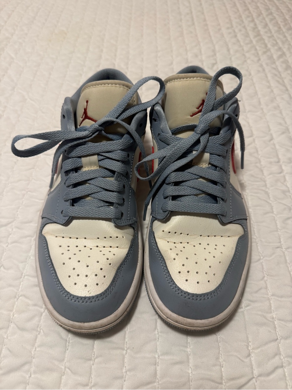 Jordan Low-Top Sneakers in Light Blue, White & Red